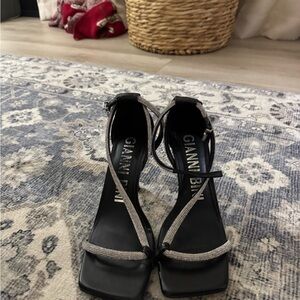 Gianni Bini Black and Silver Heels with Elegant Design